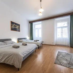 Apartment Wenceslas Square 2 Bedroom, Prag