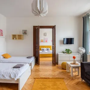 Apartment Tesnov, Prag